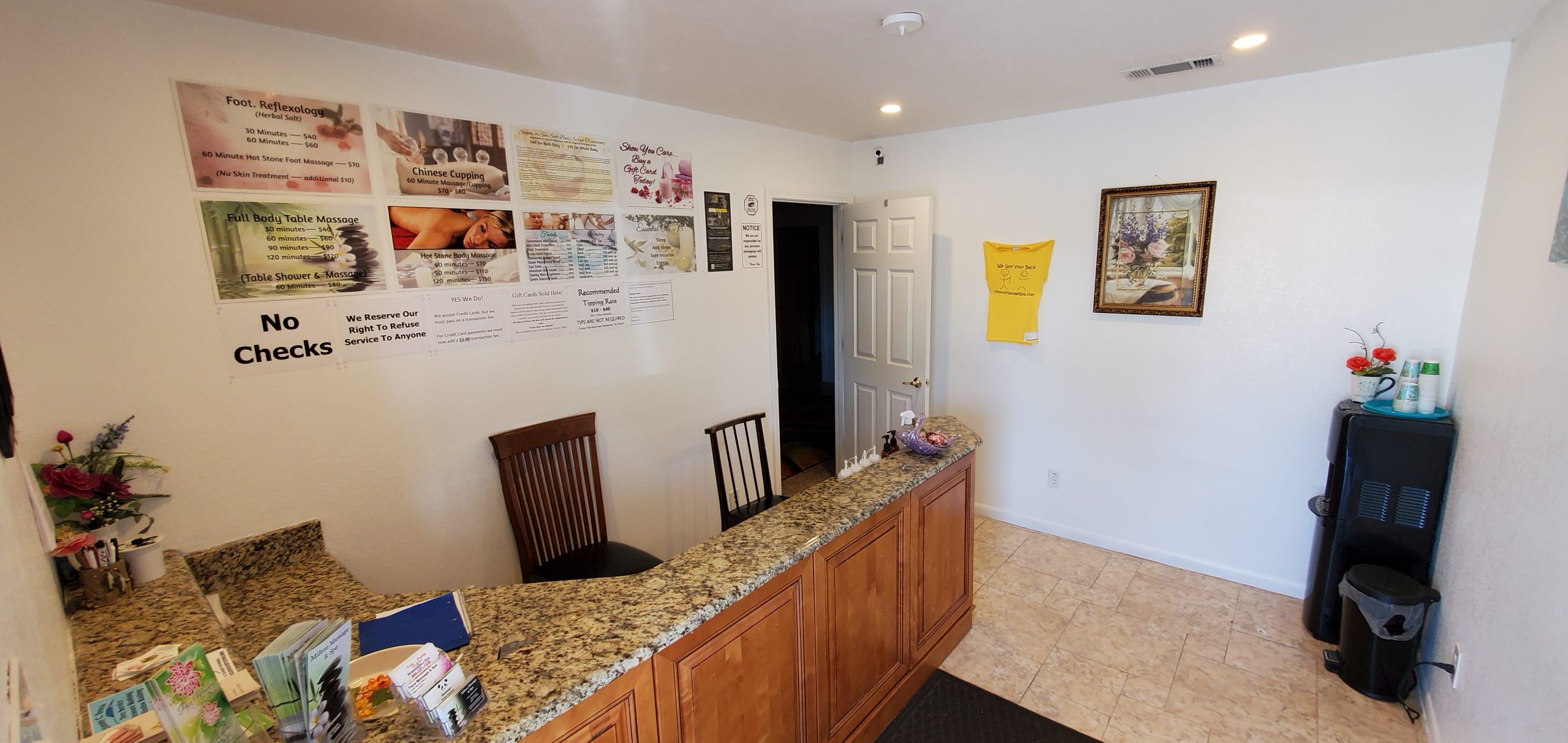 Front desk and lobby at Milton Massage in Milton, Florida
